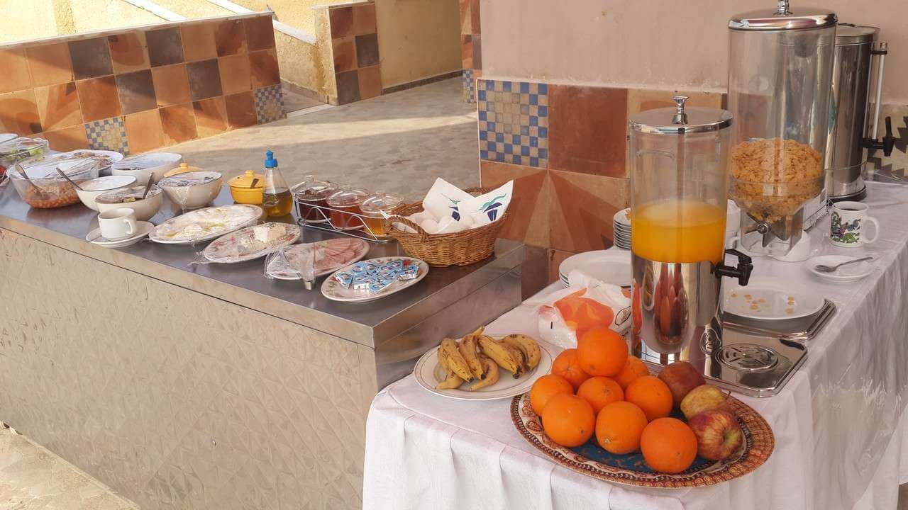 المأكولات والمشروبات